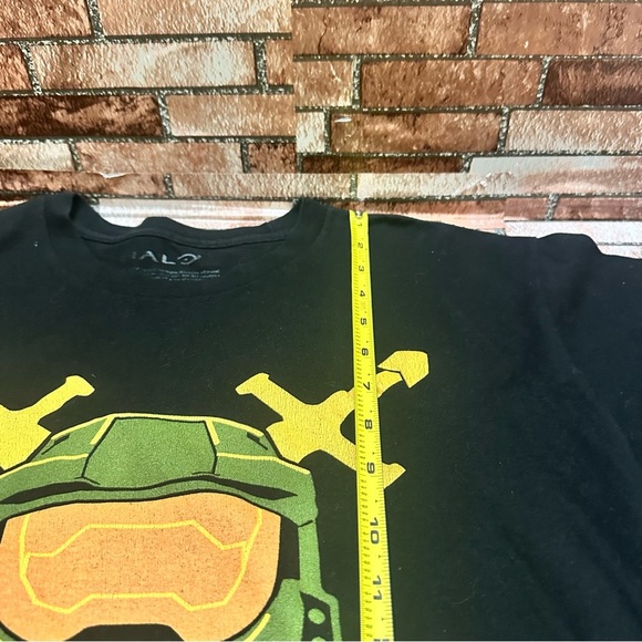 Men’s Halo Black Short Sleeve Tee with Bold Graphic Design size L - Picture 8 of 9